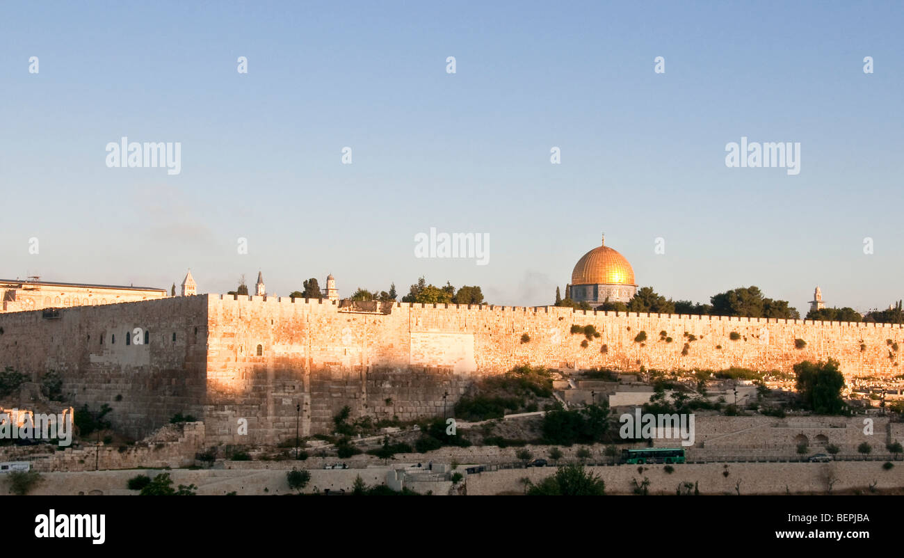 Israël, Jérusalem, vue du Mont du Temple et de la vieille ville de Mount Olive Banque D'Images