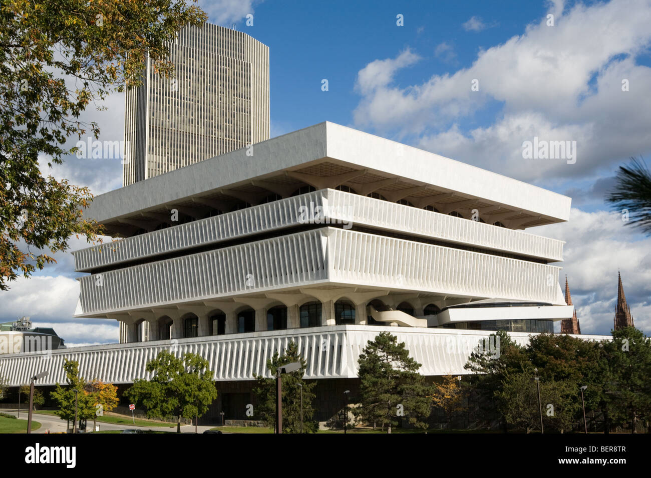 Centre d'éducation culturelle à l'Empire State Plaza, Albany, comprend le New York State Museum, Archives de l'Etat et bibliothèque de l'État Banque D'Images