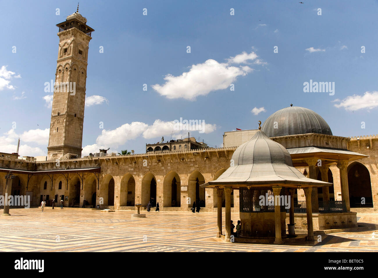 Vue de la mosquée d’Umayyad à Alep, en Syrie, au Moyen-Orient. Monument islamique et ancien bâtiment religieux Banque D'Images