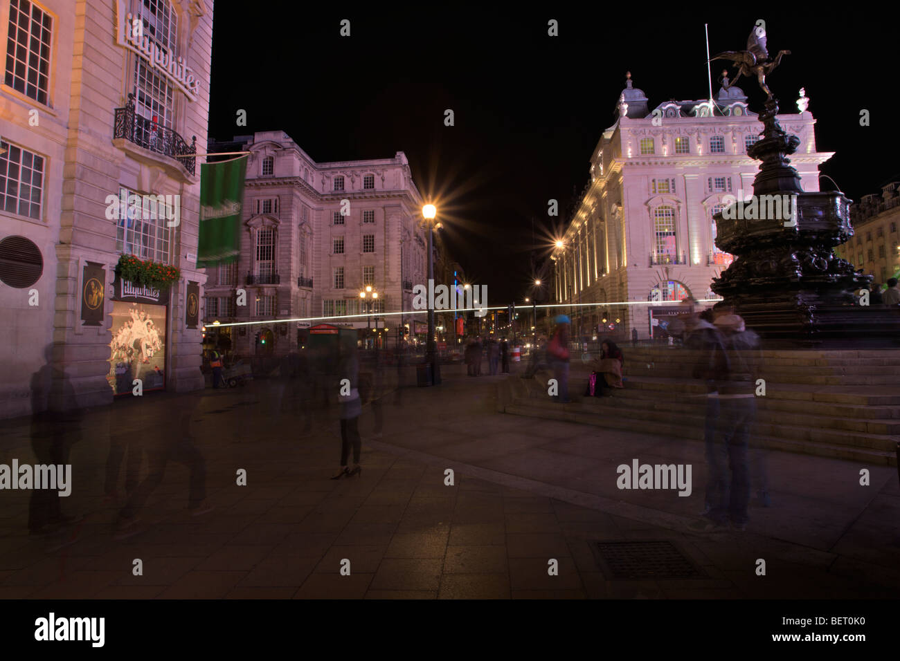 Piccadilly Circus la nuit Banque D'Images