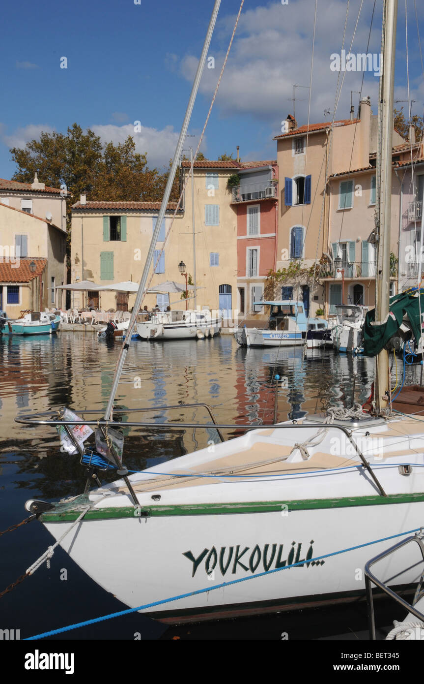 Le quai et port de "petite Venise" la Venise Provençale, sur la commune de Martigues dans le sud de la France. Banque D'Images