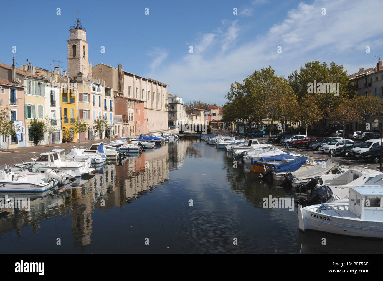 Le quai et port de "petite Venise" la Venise Provençale, sur la commune de Martigues dans le sud de la France. Banque D'Images