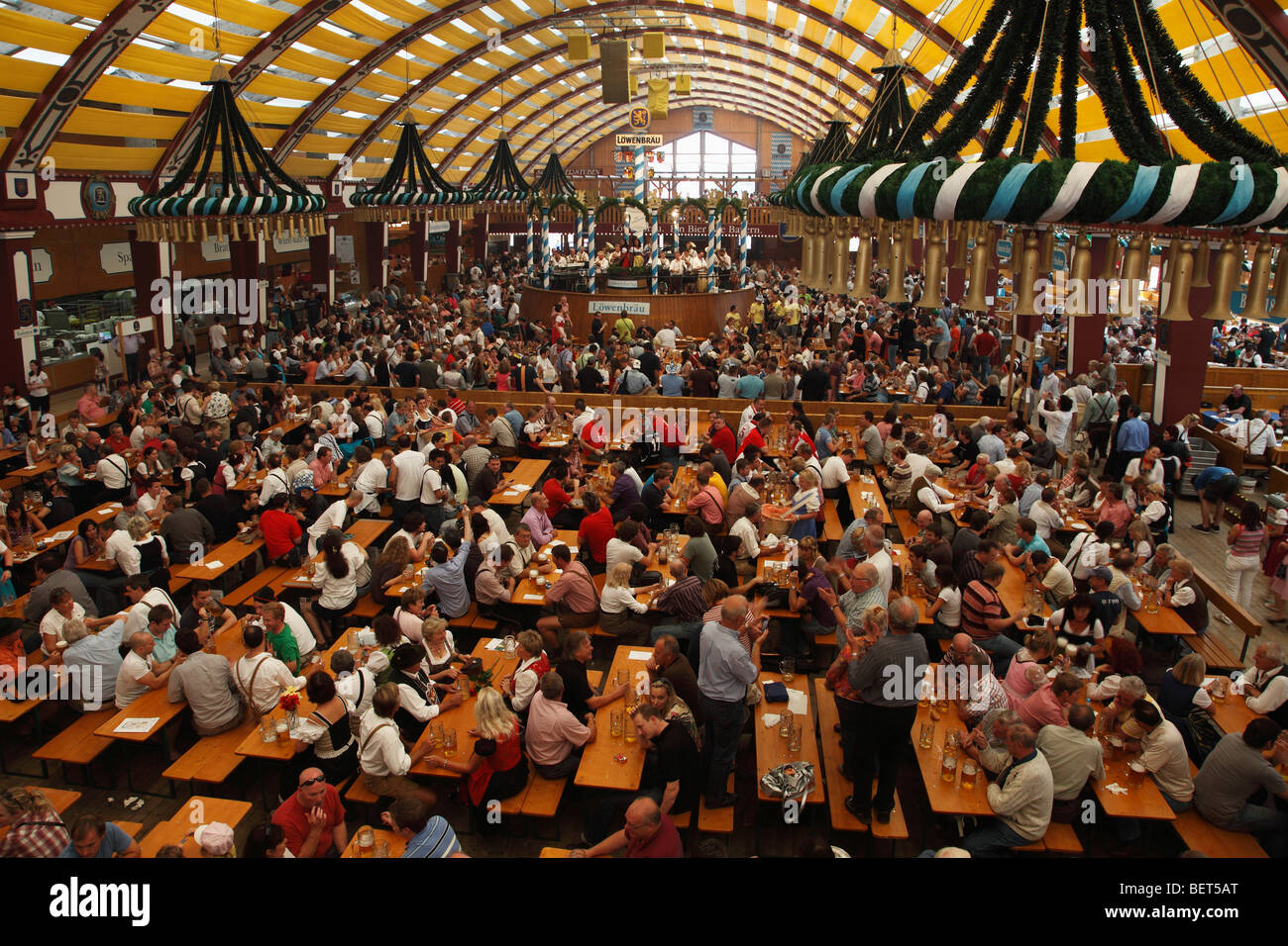 Germany, Bavaria, Munich, l'Oktoberfest, Theresienwiese, beer hall Banque D'Images