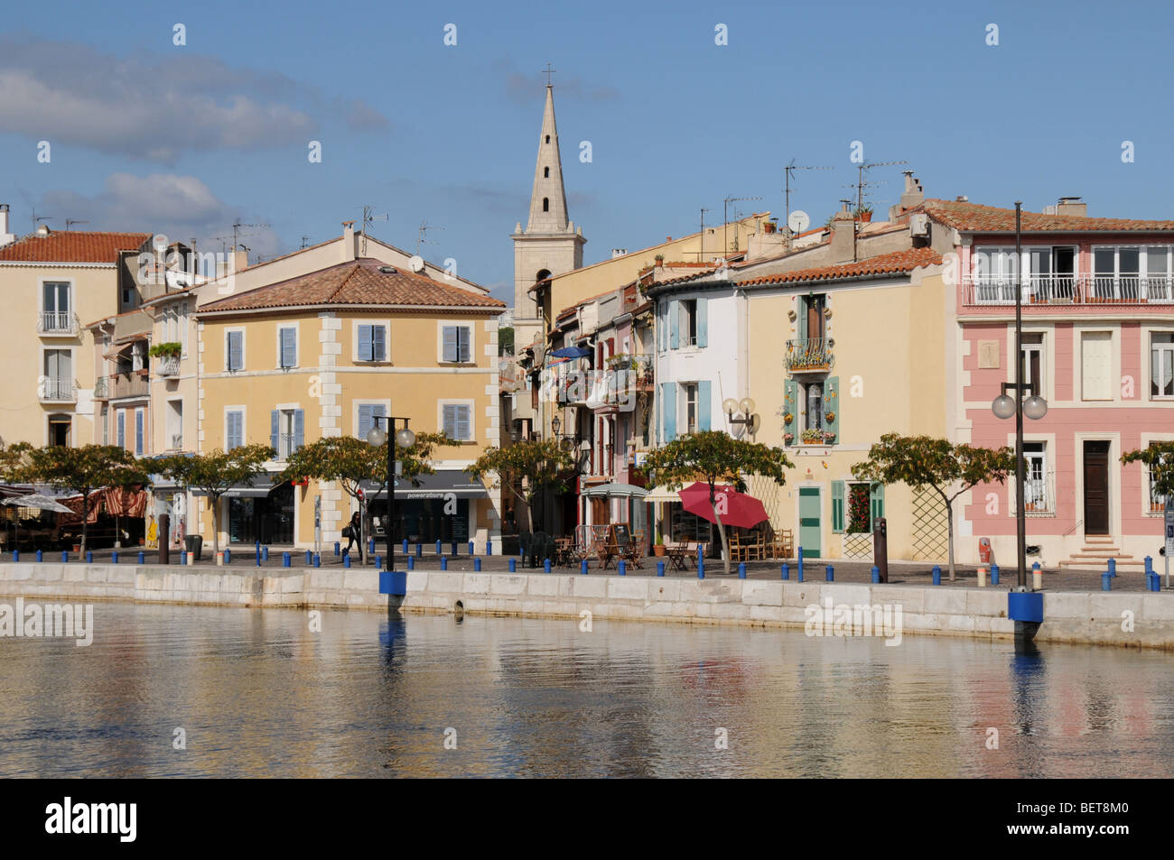 Le quai et port de "petite Venise" la Venise Provençale, sur la commune de Martigues dans le sud de la France. Banque D'Images