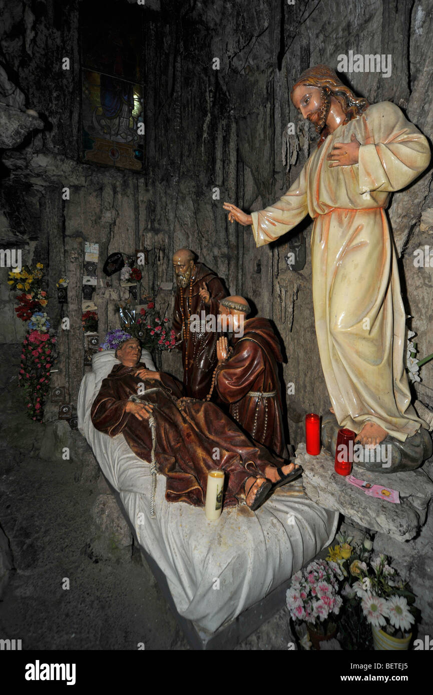 Intérieur de la grotte de St Antoine de Padoue / Saint-Antoine de Padoue, Crupet, Namur, Ardennes Belges, Belgique Banque D'Images