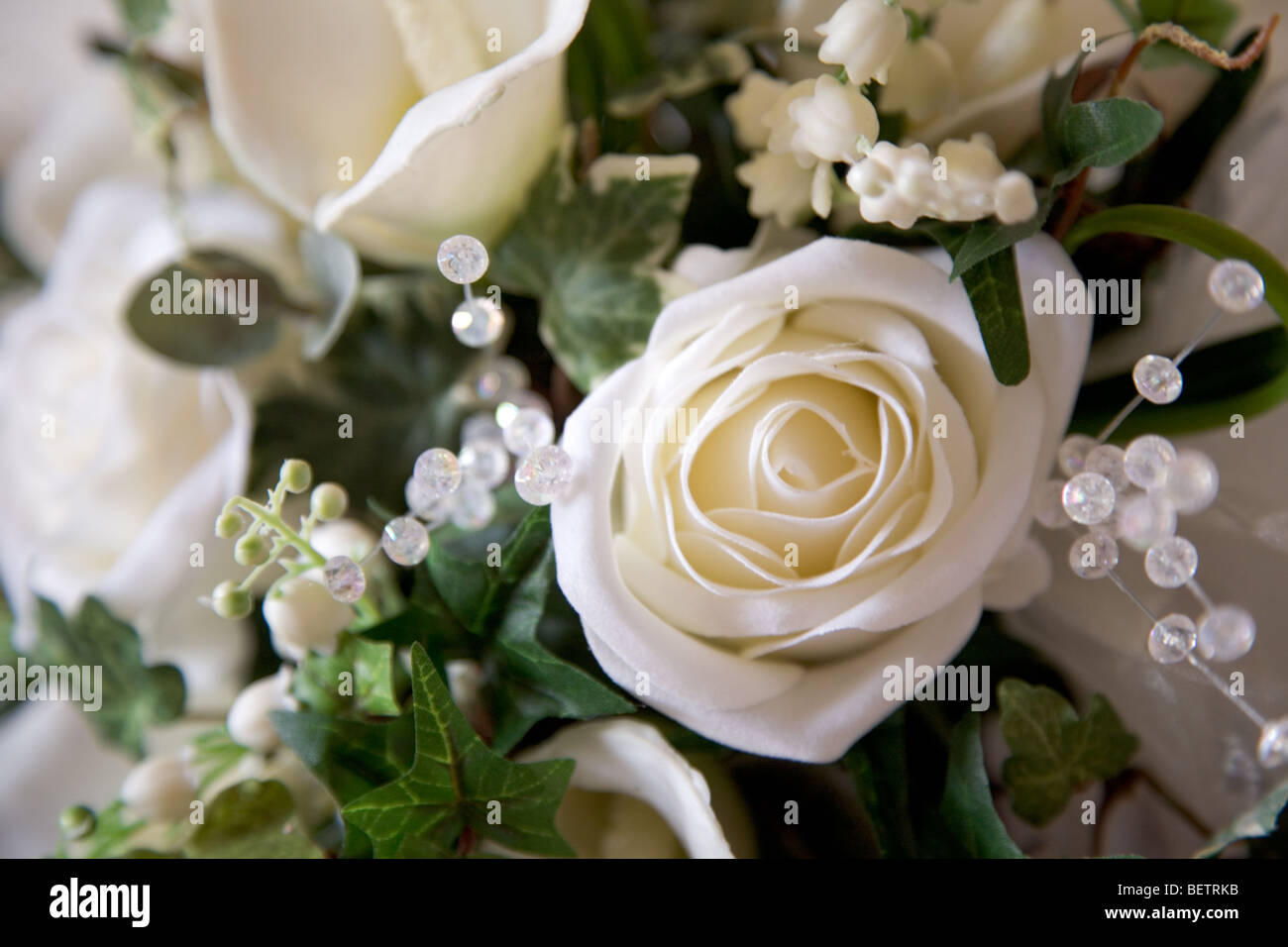 Mariage bouquet de roses et de lierre Banque D'Images