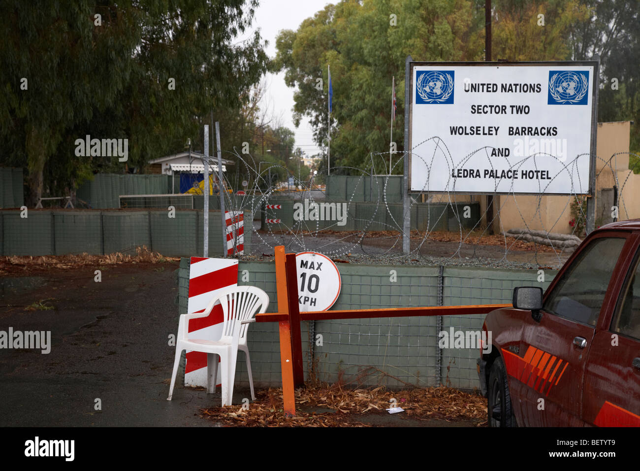 Entrée de la zone tampon des Nations Unies secteur deux Wolseley Barracks et l'hôtel Ledra Palace, dans la ligne verte divisant le sud de Chypre du nord Banque D'Images