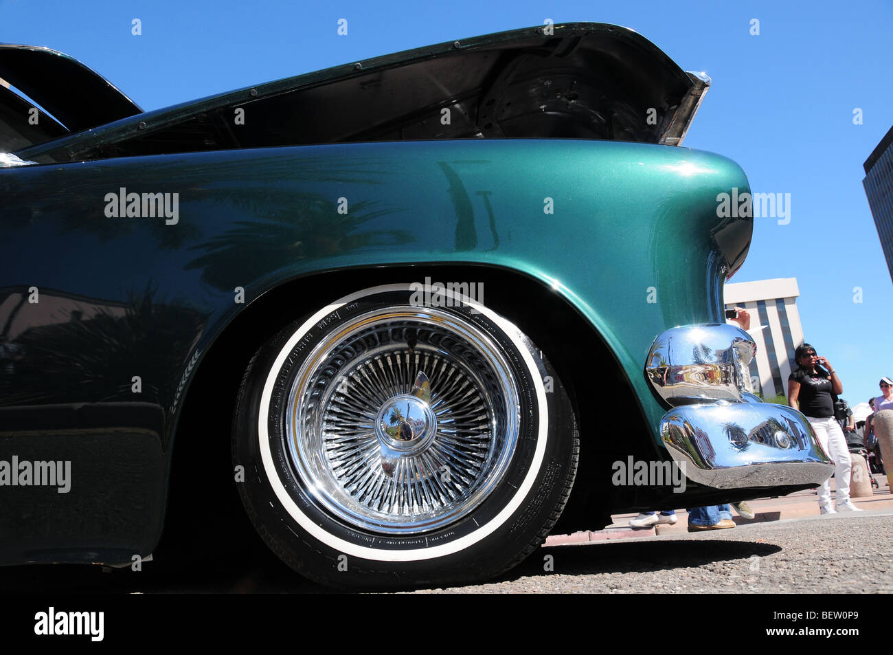 Sauvecitos les membres de club de voiture afficher low rider voitures à Tucson répondre vous-même, un festival multi-culturel à Tucson, Arizona, USA. Banque D'Images