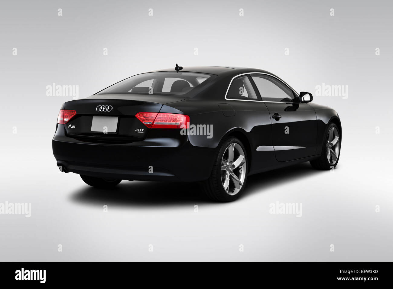 2010 Audi A5 2.0T en noir - vue d'angle arrière Banque D'Images