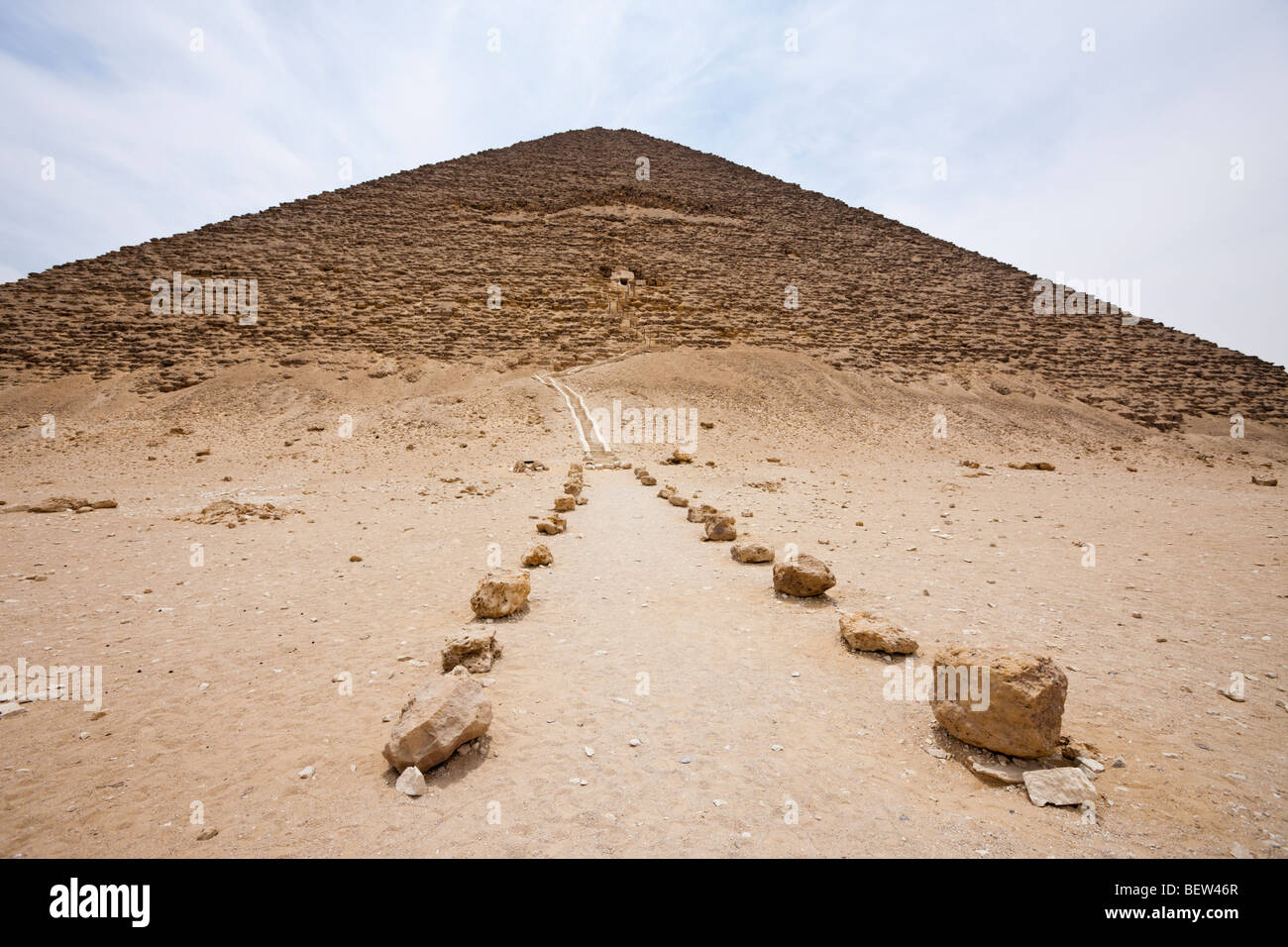 Pyramide Rouge entrée de Pharaon Snofru, Dahchour, Egypte Banque D'Images