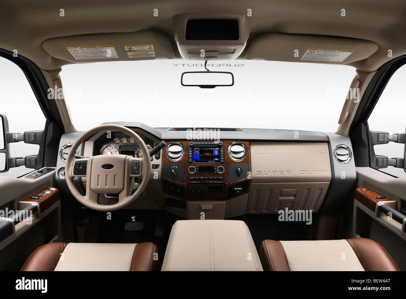 2010 Ford F-350 Cabela en SD - planche de bord, console centrale, le levier de vitesses voir Banque D'Images