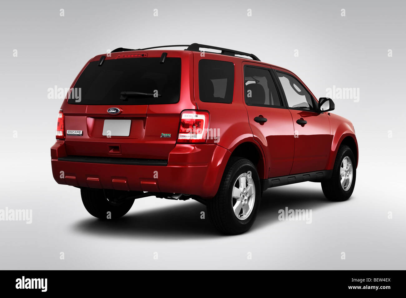 2010 Ford ESCAPE XLT en rouge - angle de vue arrière Banque D'Images