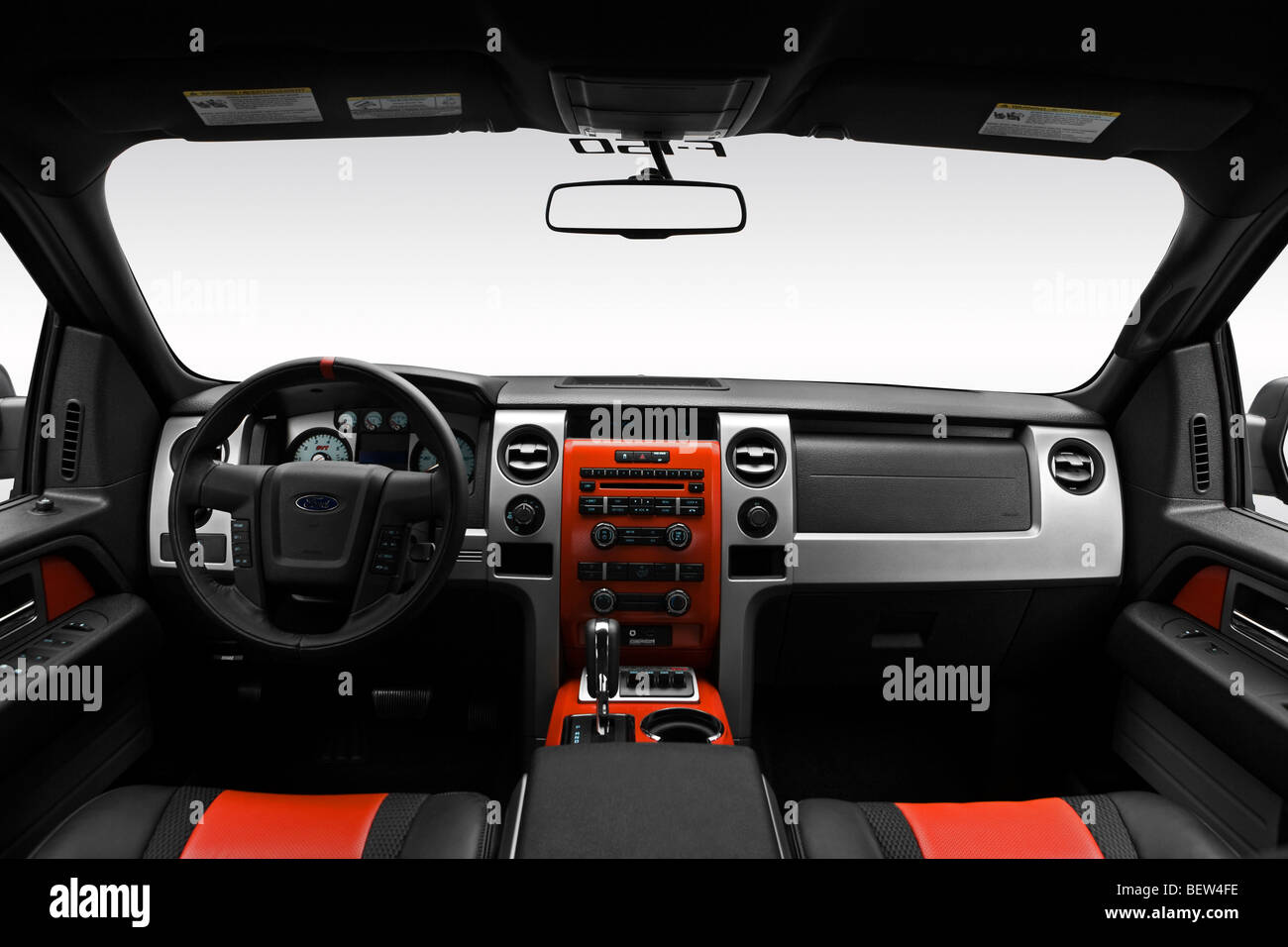 2010 Ford F-150 SVT Raptor en noir - planche de bord, console centrale, le levier de vitesses voir Banque D'Images