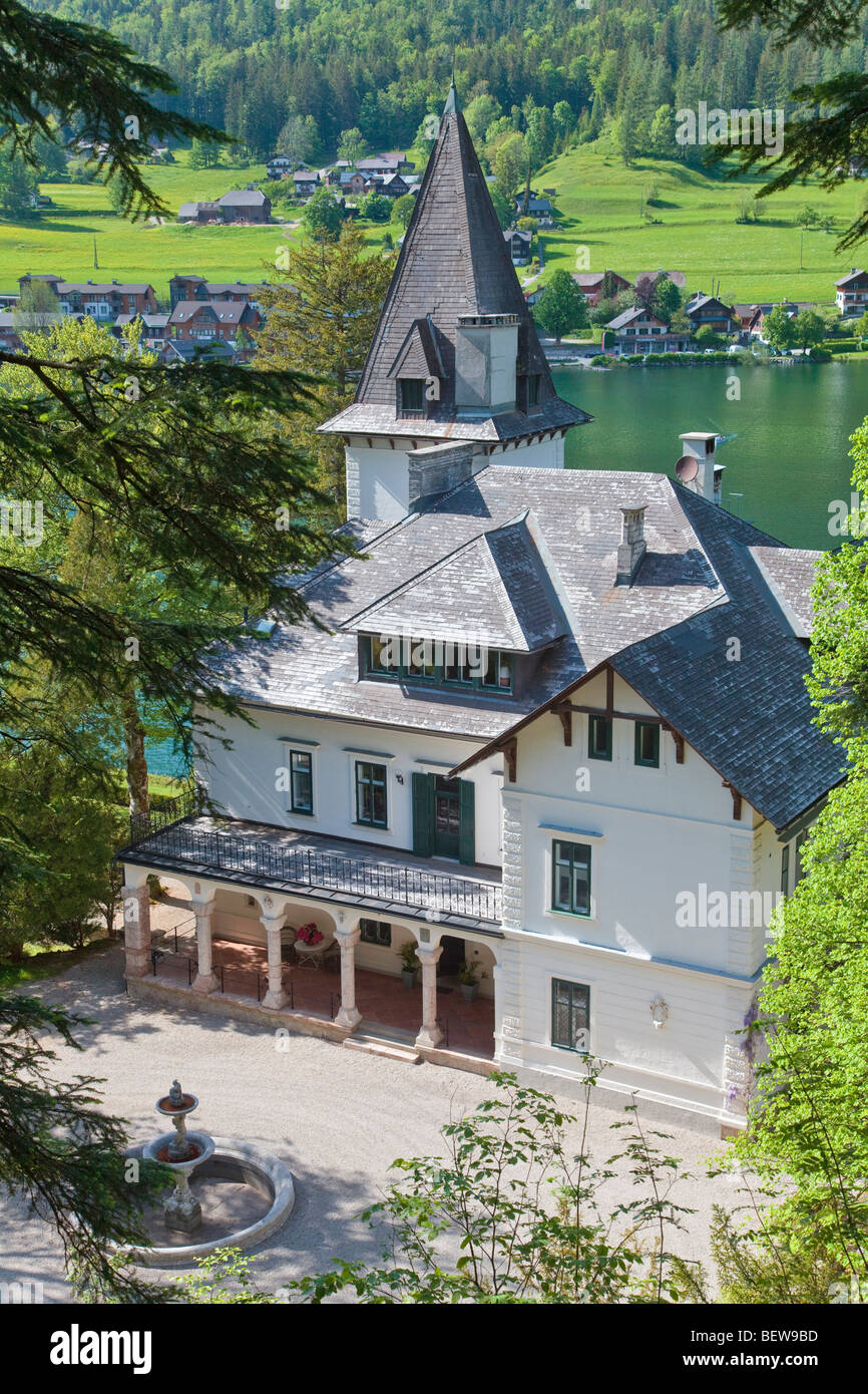 Villa au bord du lac Le lac Grundl, Bad Aussee, Styrie, Autriche, high angle view Banque D'Images