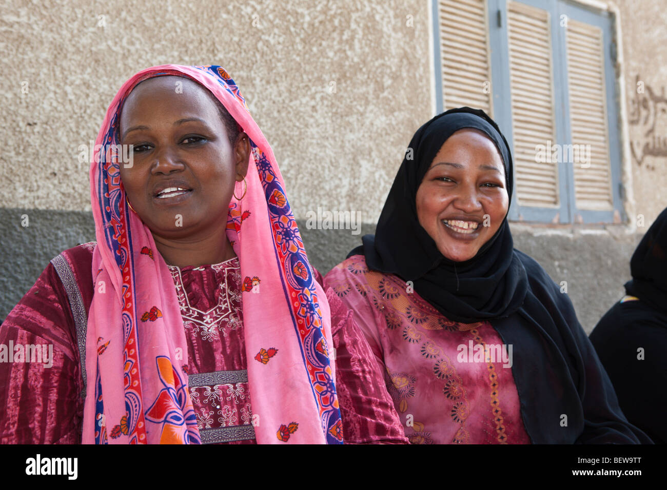 Les femmes du Village nubien sur l'île Eléphantine, Assouan, Egypte Banque D'Images