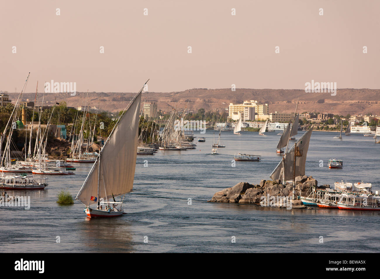 Felouque sur le Nil, Assouan, Egypte Banque D'Images