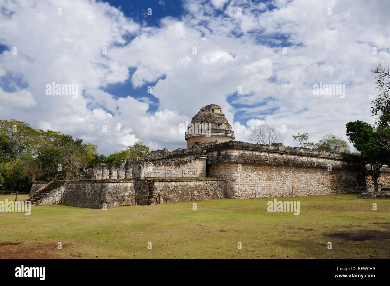 Vue de l'observatoire de l'El Caracol site ruine maya de Chichen Itza, Yucatan, Mexique Banque D'Images