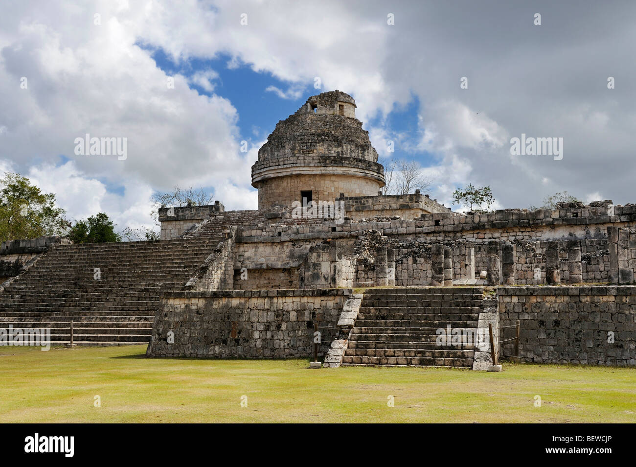 Vue de l'observatoire de l'El Caracol site ruine maya de Chichen Itza, Yucatan, Mexique Banque D'Images