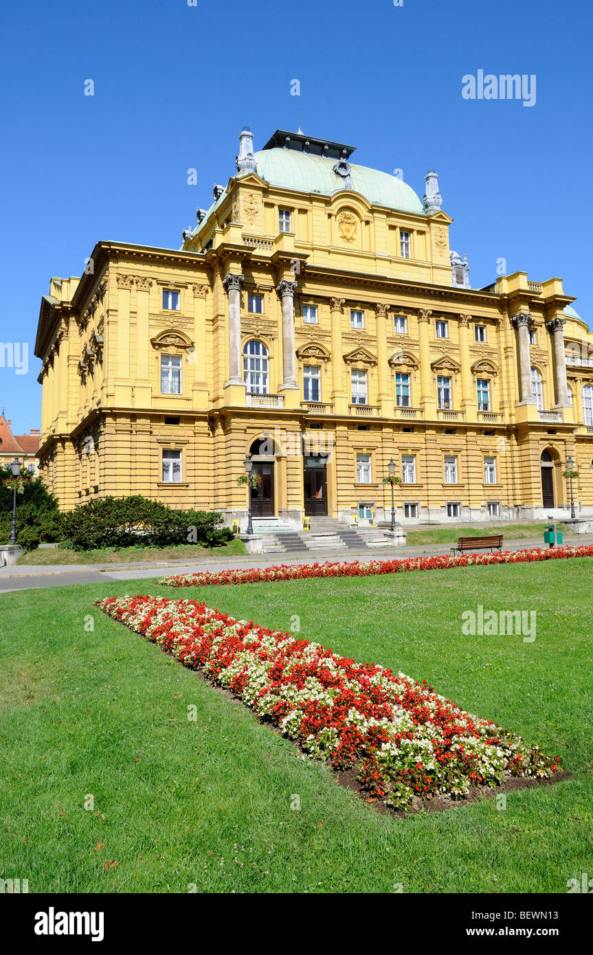 Zagreb, Croatie, Théâtre national croate (1895) dans la région de Trg Marsala Tita Tito (Square) Banque D'Images