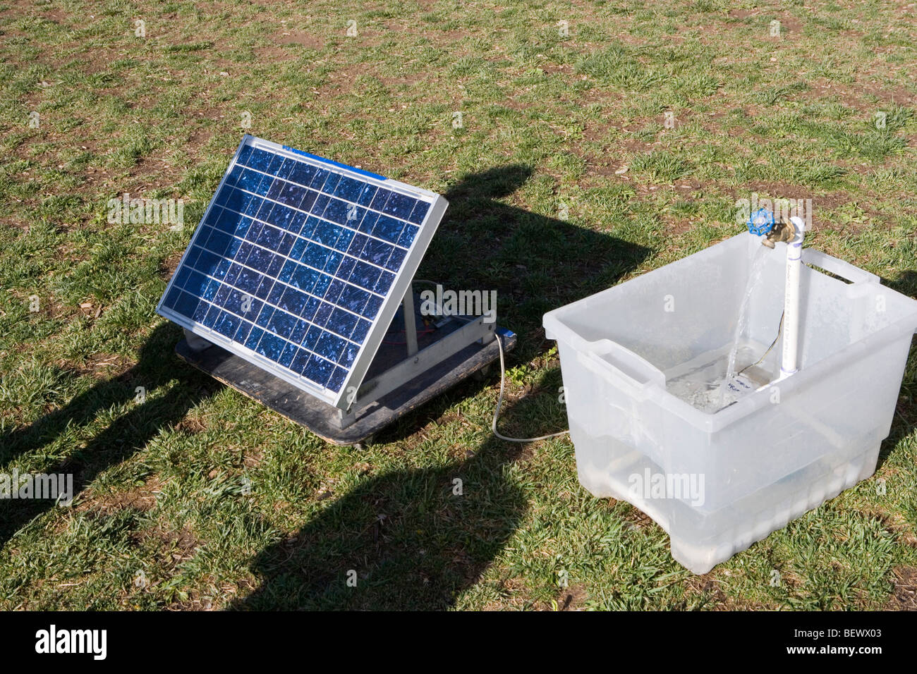 Pompe eau solaire illust pompage - Energies Media