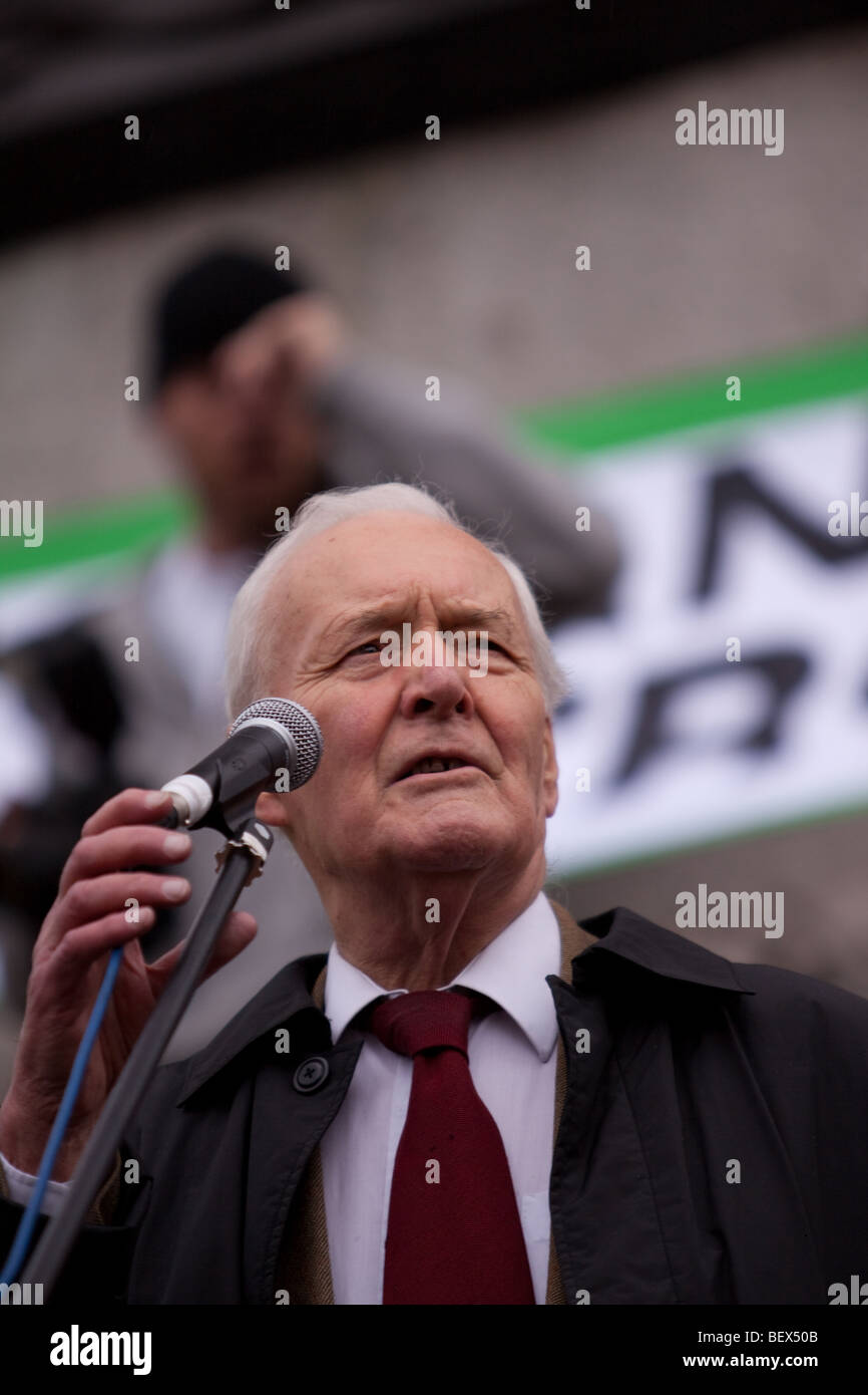 Tony Benn parle au rassemblement anti guerre Banque D'Images