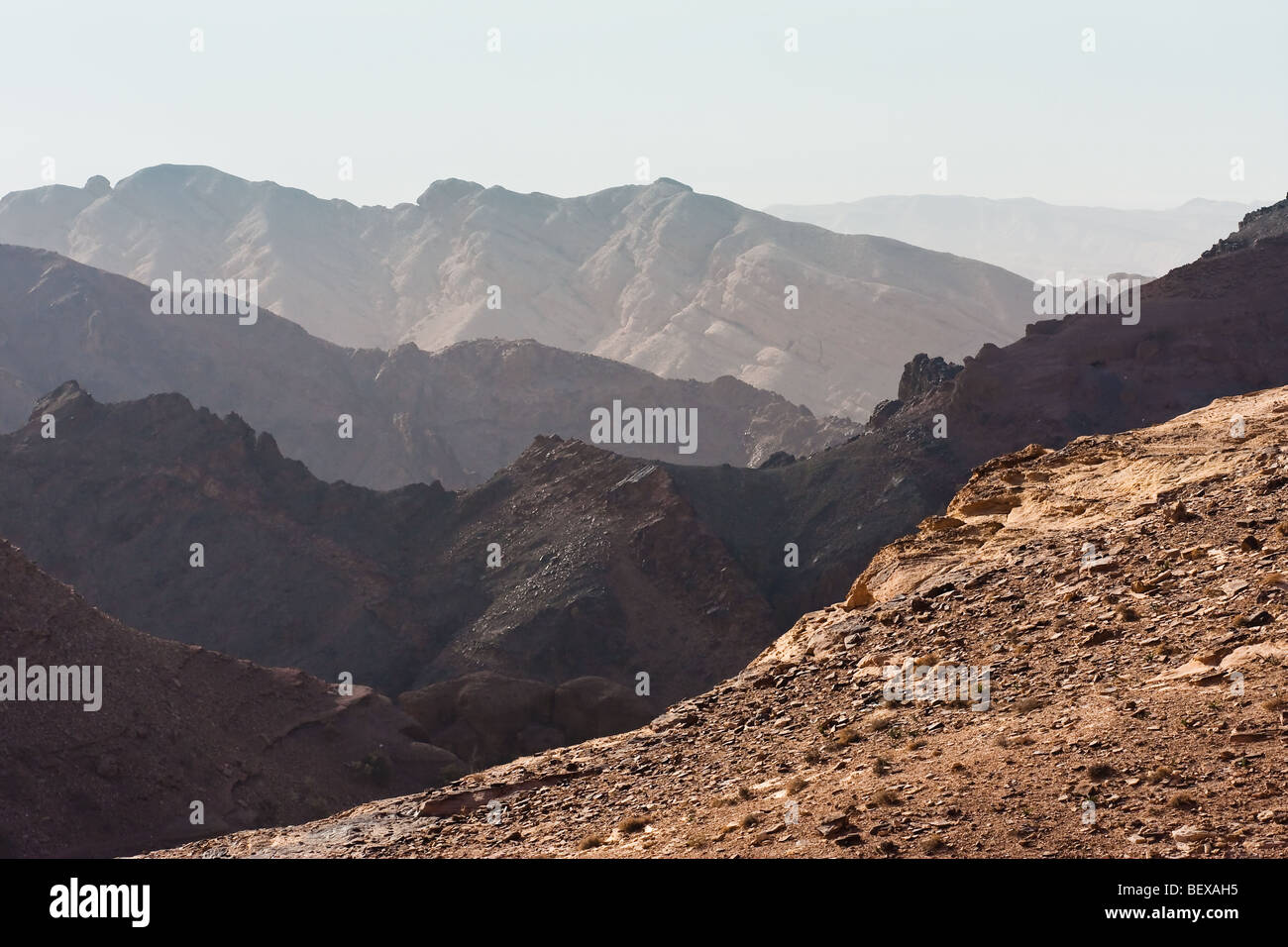 Paysage de montagne derrière le site de Petra, en Jordanie. Banque D'Images