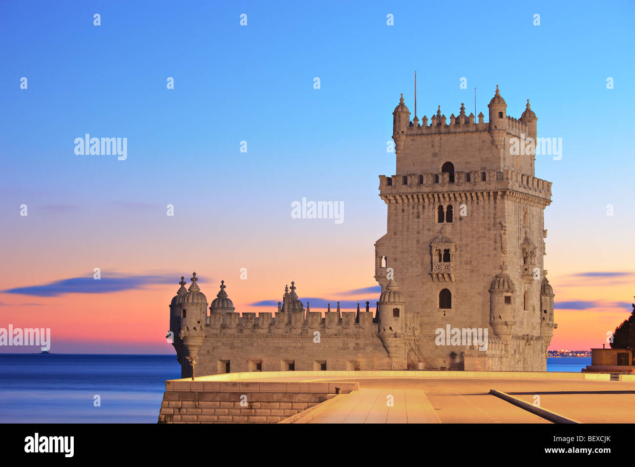 Tour de Belem (Torre de Belem), sur le coucher du soleil, Lisbonne, Portugal Banque D'Images