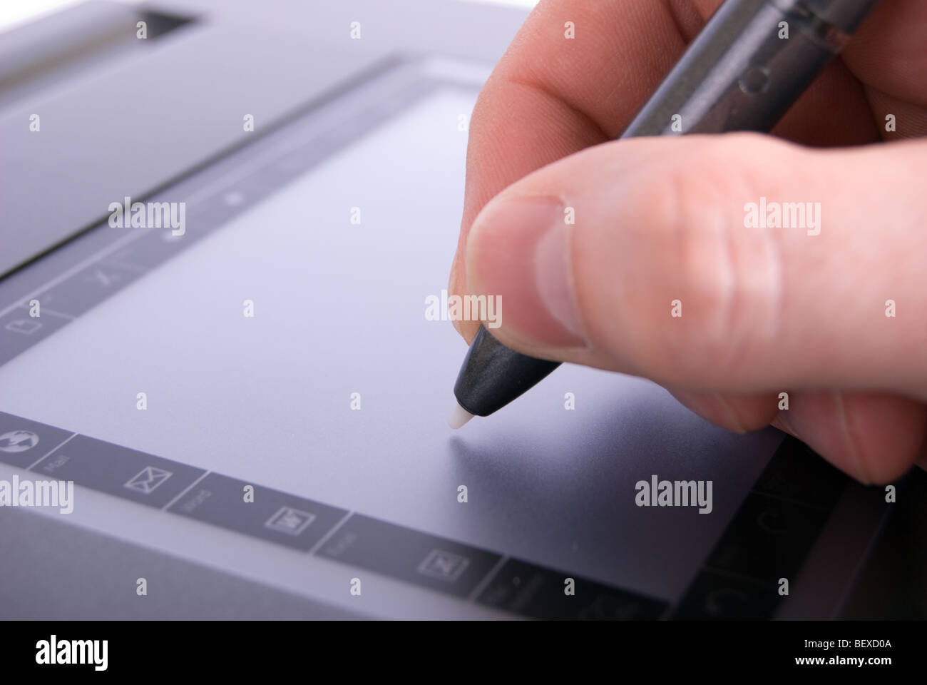 Travailler sur une tablette graphique Banque D'Images