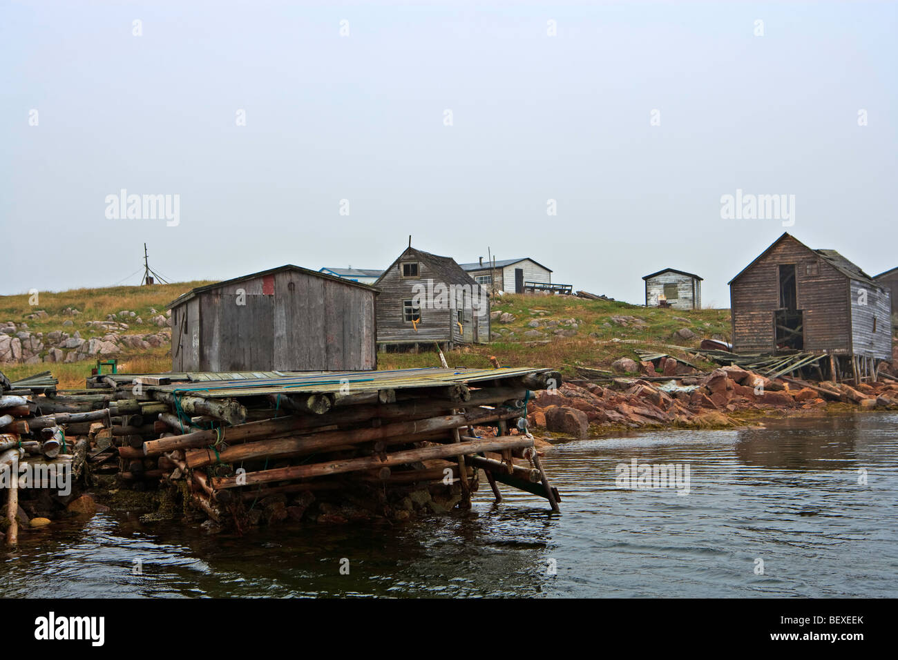 Étapes de la pêche le long du front de mer dans la région de Indian Cove, Grand Caribou Island, des Vikings, des sentiers pour les Vikings, le sud du Labrador Banque D'Images