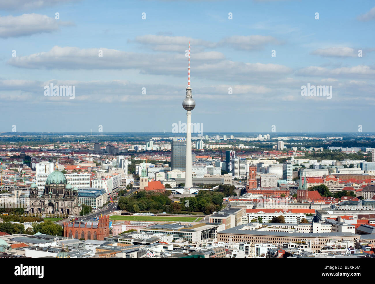 Tour de télévision ou Telecafè et cityscape in Berlin Allemagne Banque D'Images