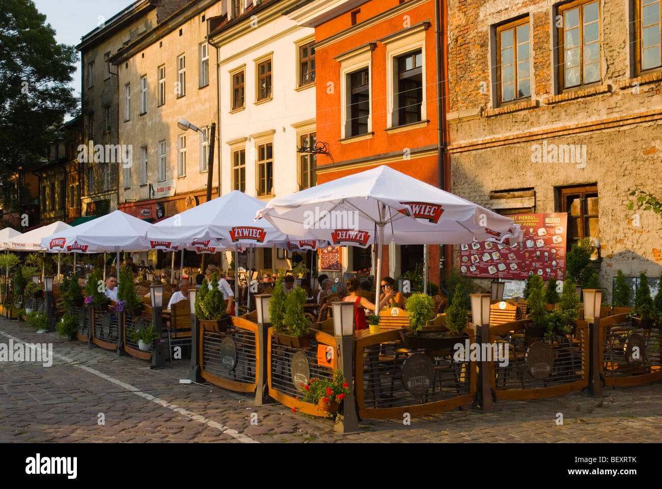 Terrasses de restaurants Wolnica dans Kazimierz Cracovie Pologne Europe Banque D'Images