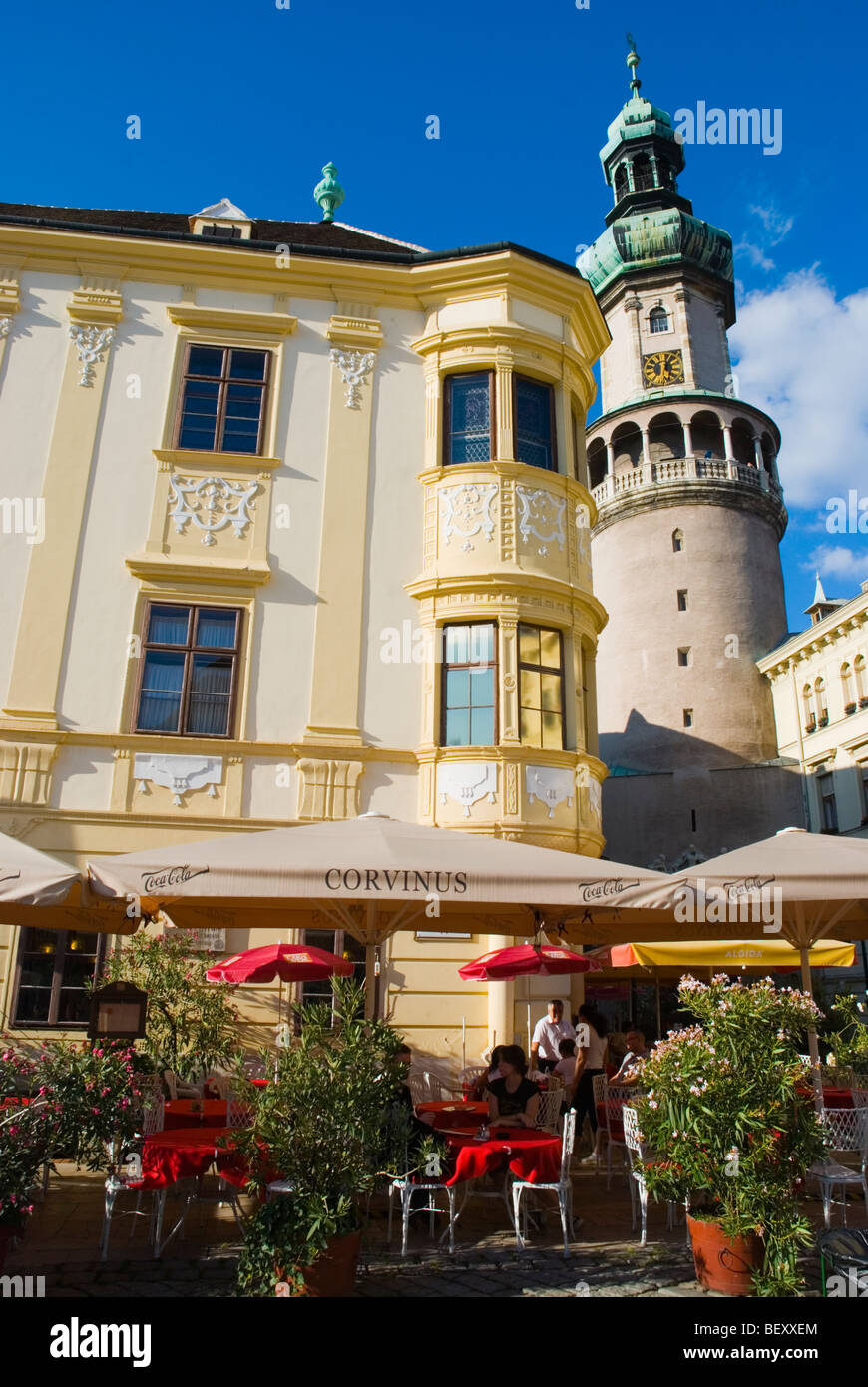 Fö ter place avec terrasses et fire tower à Sopron Hongrie Europe Banque D'Images