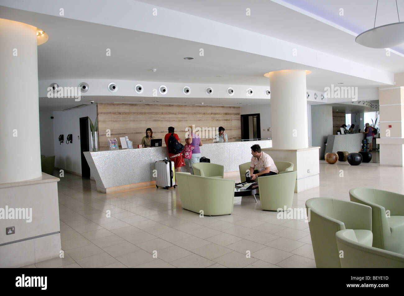 Zone de réception de l'hôtel, Napa Plaza Hotel, Ayia Napa, District de Famagouste, Chypre Banque D'Images