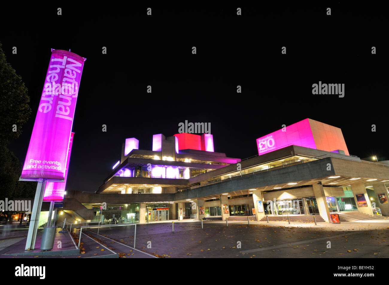 Théâtre National, Southbank, Londres, Royaume-Uni Banque D'Images