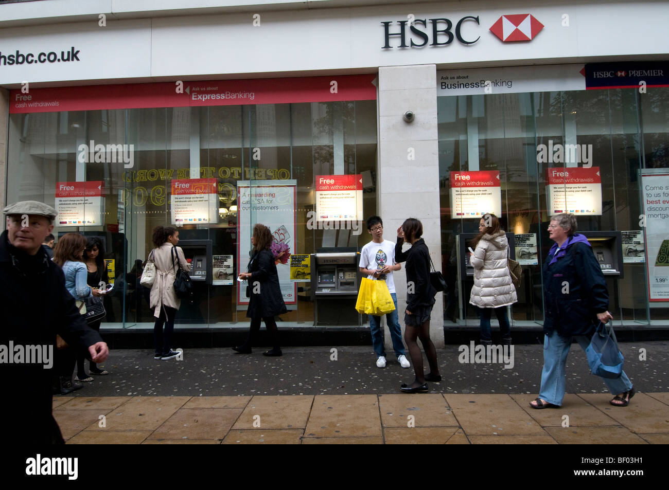 Oxford Street West End de Londres. La banque HSBC, un samedi après-midi  Photo Stock - Alamy