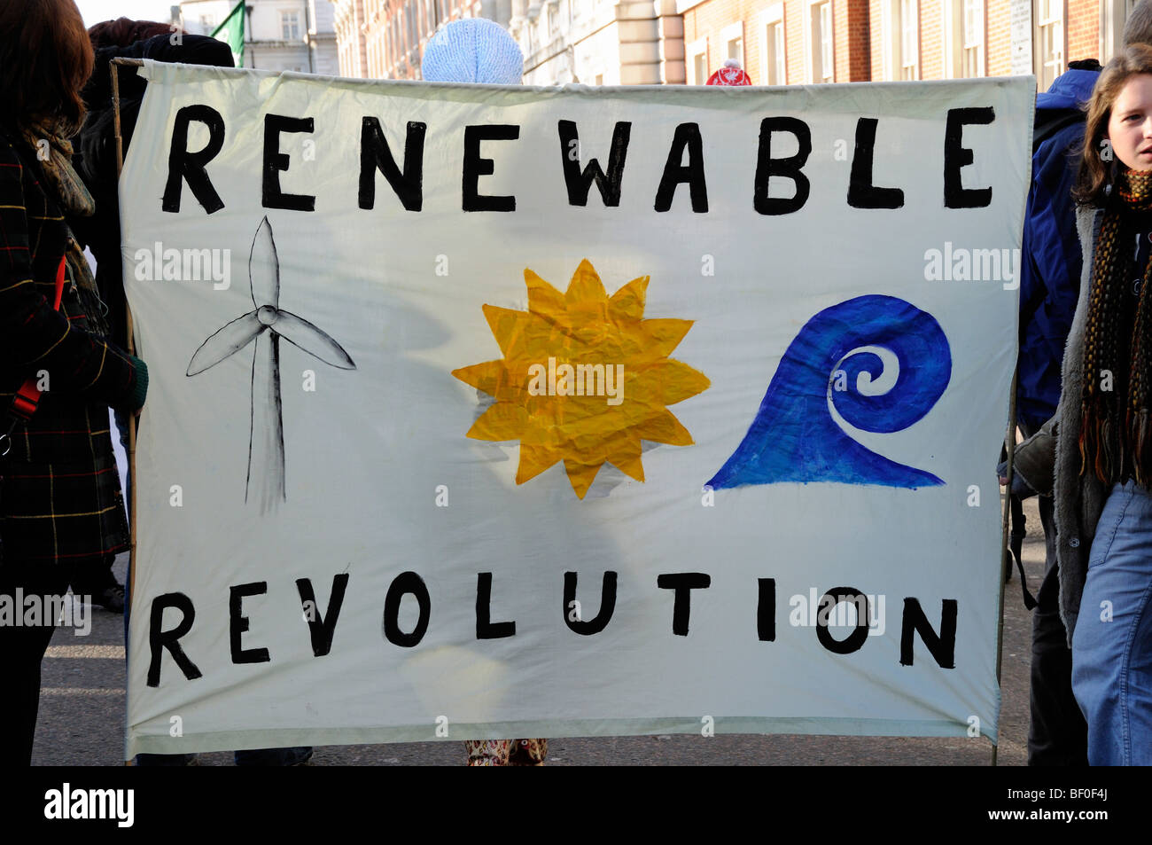 La révolution des énergies renouvelables bannière en changement climatique mars London England UK Banque D'Images