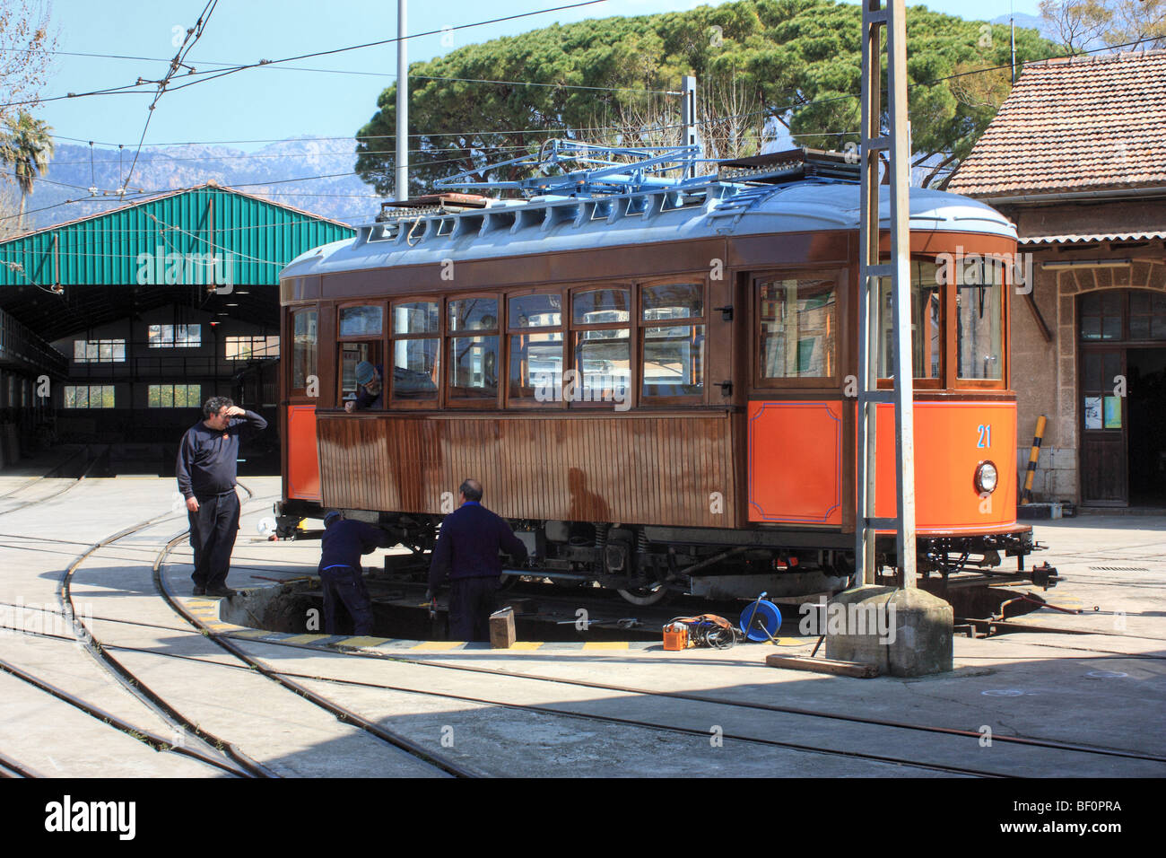 Tramway historique en réparation, Sóller, l'île de Majorque, Espagne Banque D'Images