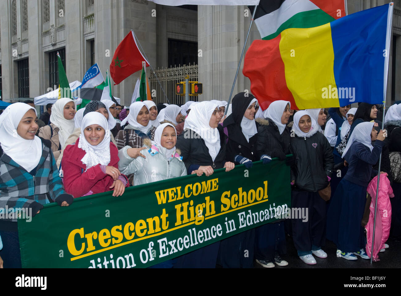 Les étudiants de l'école secondaire de croissant dans le monde musulman Day Parade à New York Banque D'Images