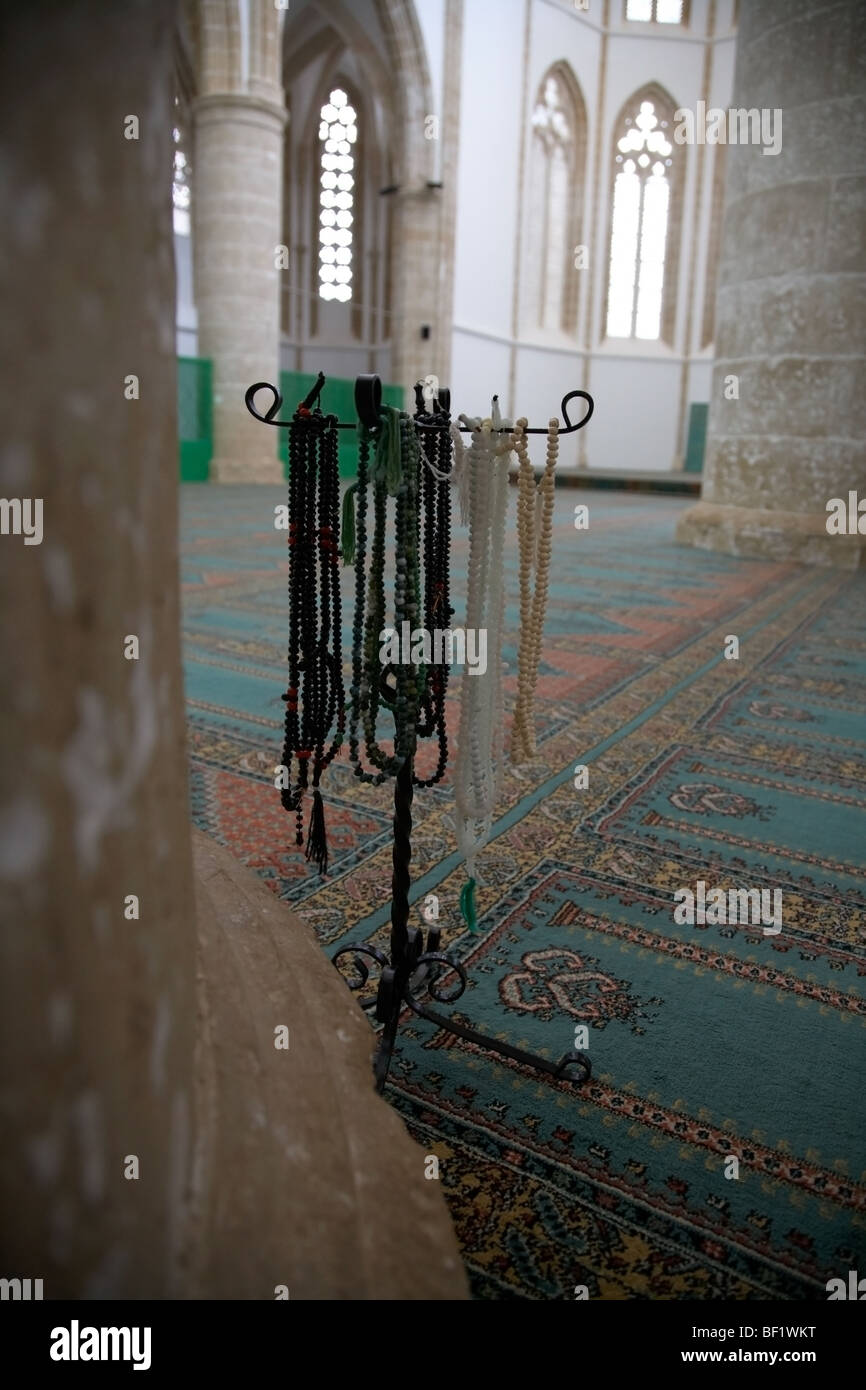 Subha misbaha tasbih chapelet accroché dans l'lala Mustafa Pacha Mosquée anciennement st nicolas puis cathédrale Sainte-Sophie Banque D'Images