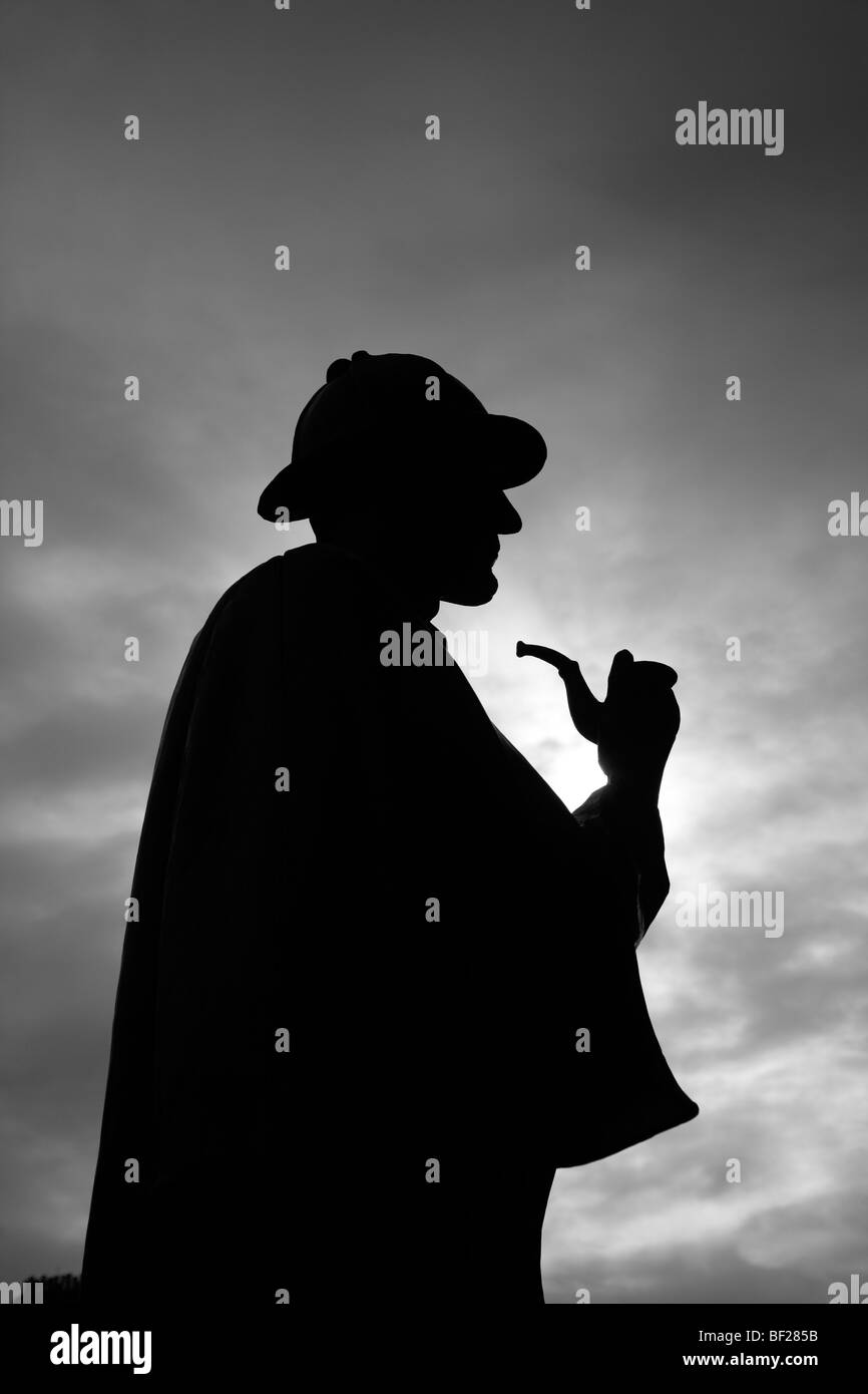 Statue de Sherlock Holmes à l'extérieur de la station de métro Baker Street, Marylebone, London, UK Banque D'Images