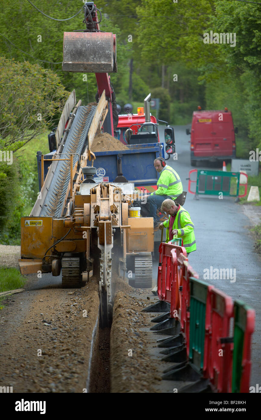 Main tranchée creusée par l'eau trancheuse dans le Hampshire en Angleterre Banque D'Images