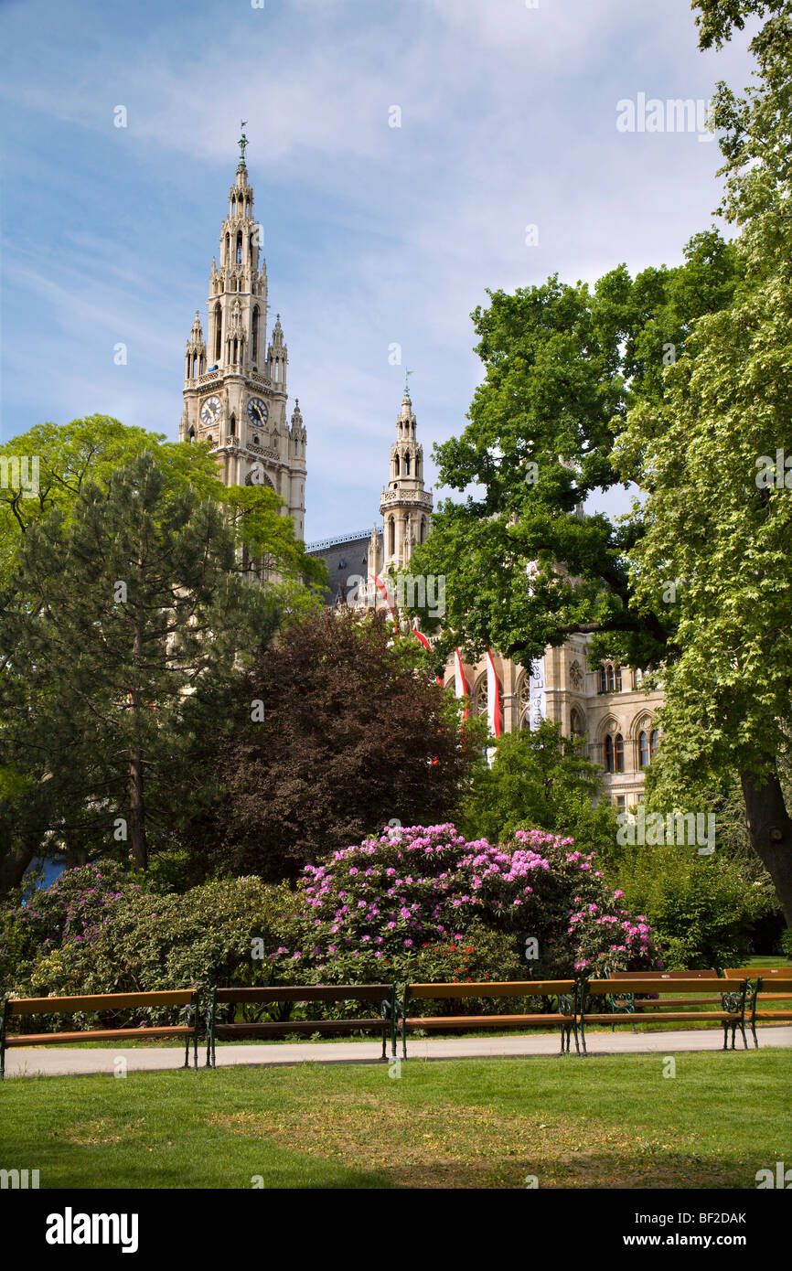 Hôtel de ville de Vienne et le parc Banque D'Images