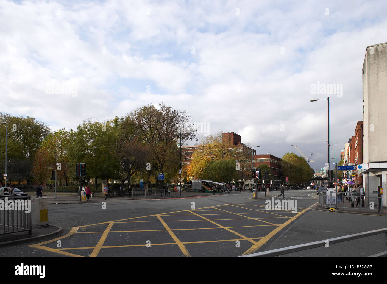 Vue d'Oxford Road vers le centre-ville de Manchester Banque D'Images