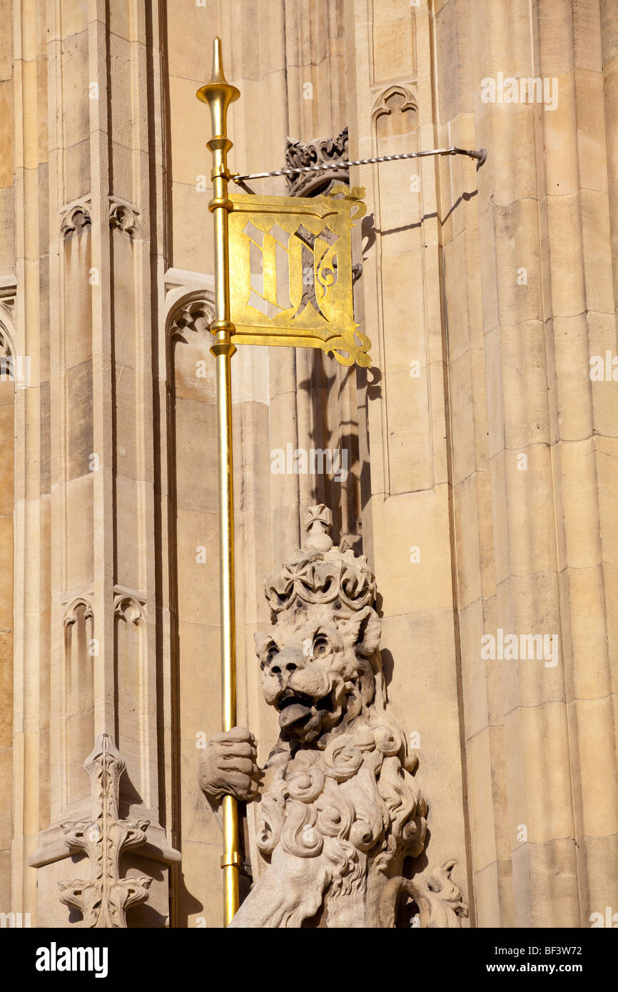 Détail statue de Lion sur les chambres du Parlement Banque D'Images