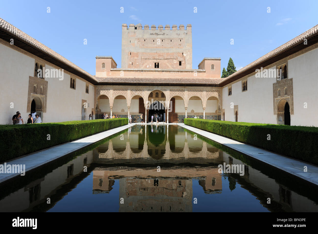 La Cour des Myrtes, Comares Palace, palais Nasrides, l'Alhambra, Grenade, Andalousie, Espagne Banque D'Images