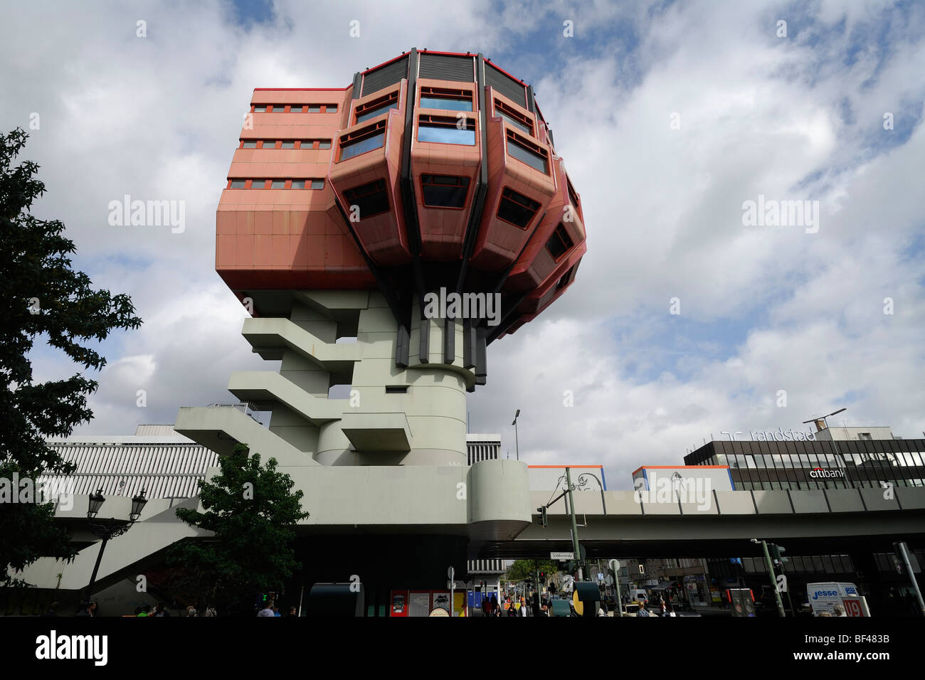 Berlin. L'Allemagne. Bierpinsel inhabituelle, 1970 bar & restaurant en Stegliz. Banque D'Images