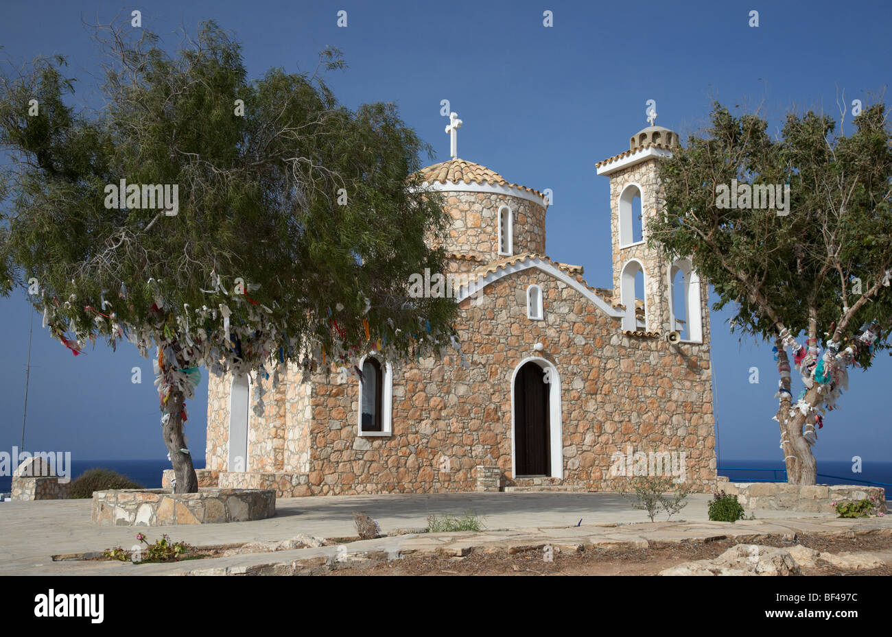 Prophète de l'église ayios elias Profitis Elias avec la prière rag colline arbres protaras république de Chypre Banque D'Images