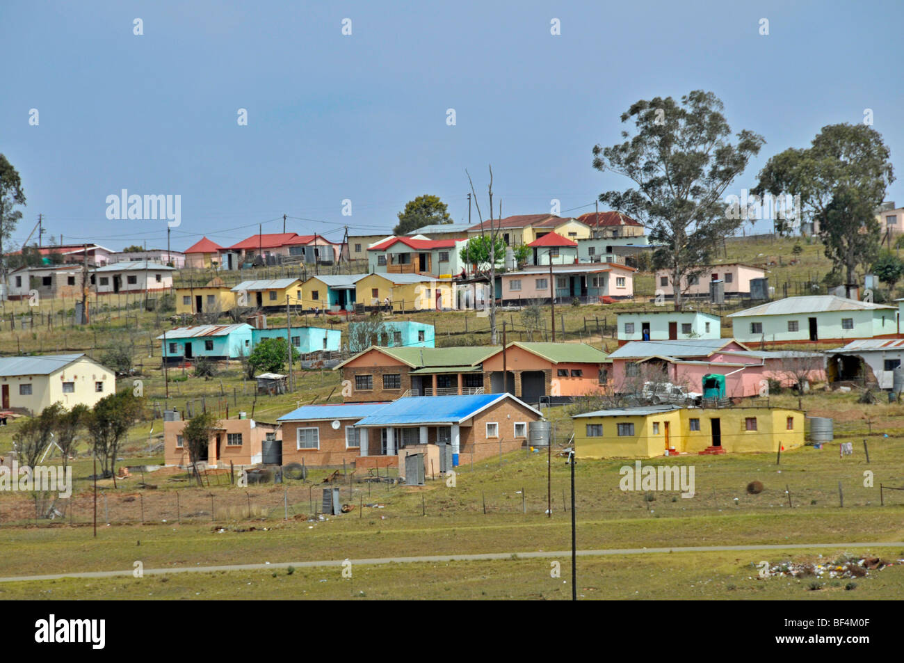 Maisons dans la région du Transkei, Province orientale du Cap, Afrique du Sud, l'Afrique Banque D'Images