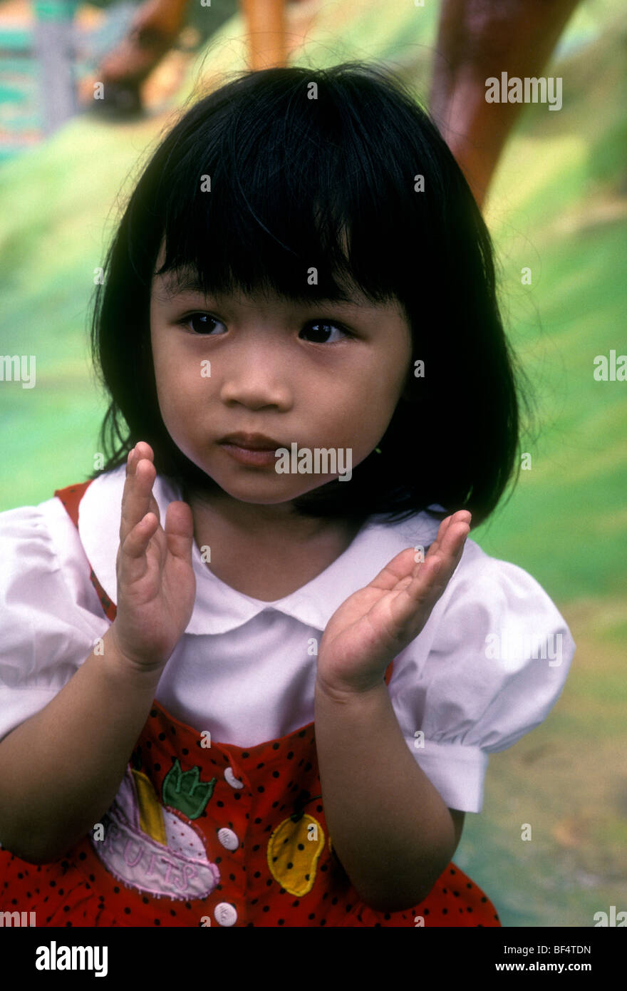 1, l'un, singapourien, jeune fille, fille, fille, enfant, Tiger Balm jardins, parc à thème, anciennement, Haw Par Villa, à Singapour, en Asie du sud-est, l'Asie Banque D'Images