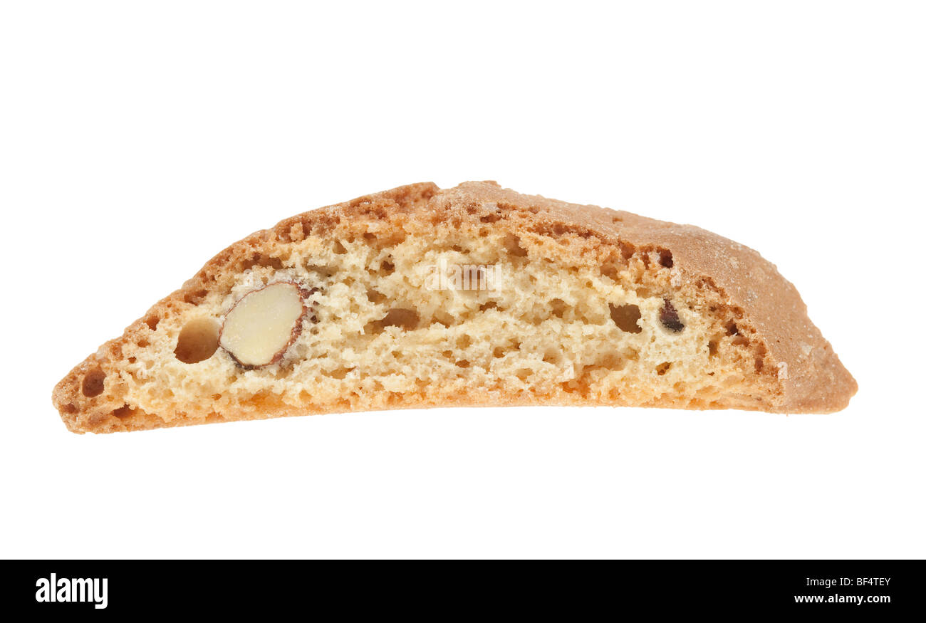 Italien d'origine d'amandes croquantes cookie isolé sur fond blanc Banque D'Images